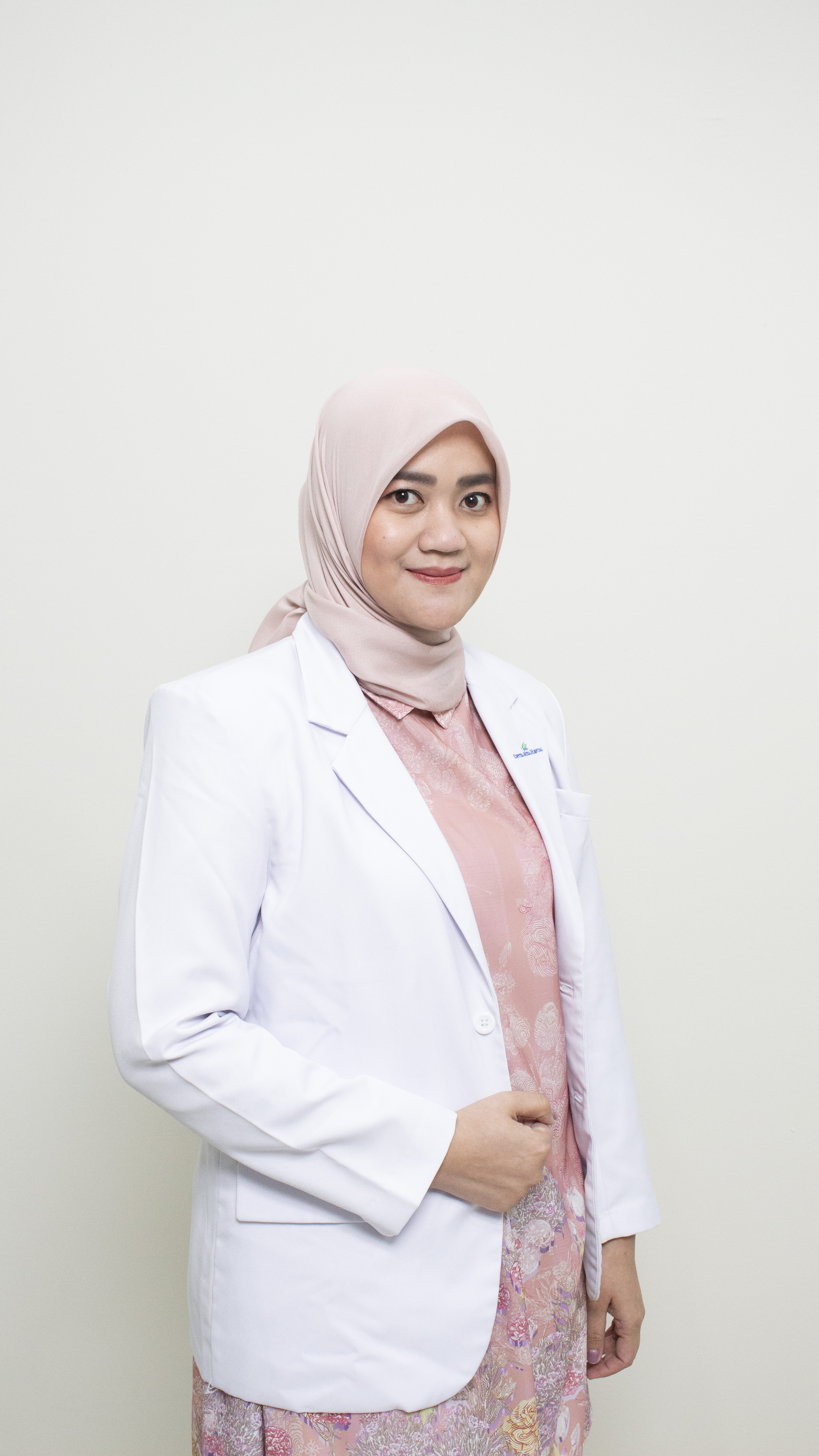 dr. Ade Septriana, Sp.M